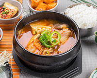     / Kimchi tigae